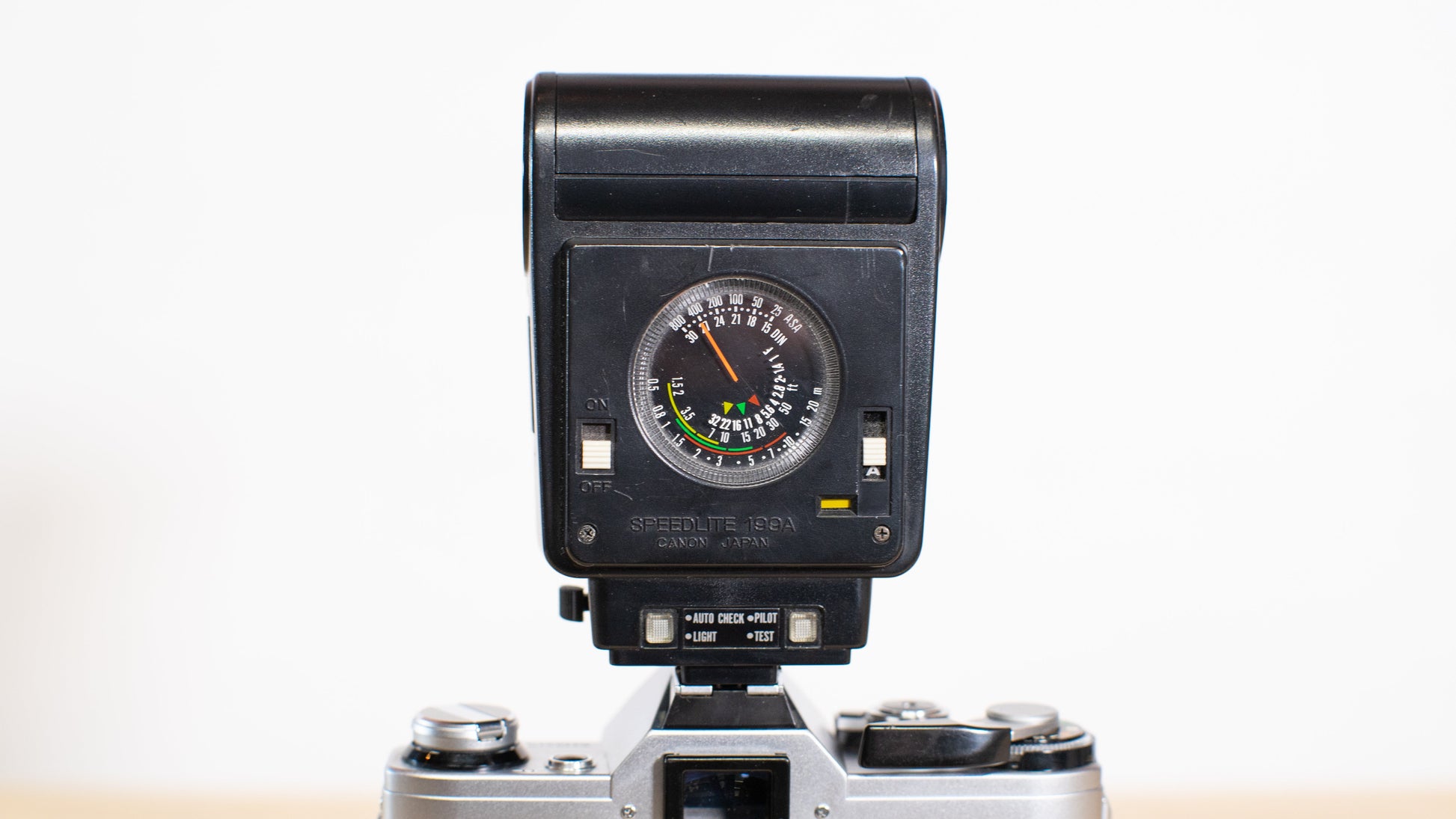 Canon Speedlite 199A Camera Flash - Used